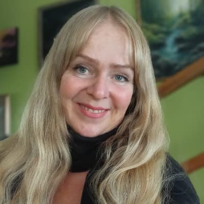 Cherie Roe Dirksen