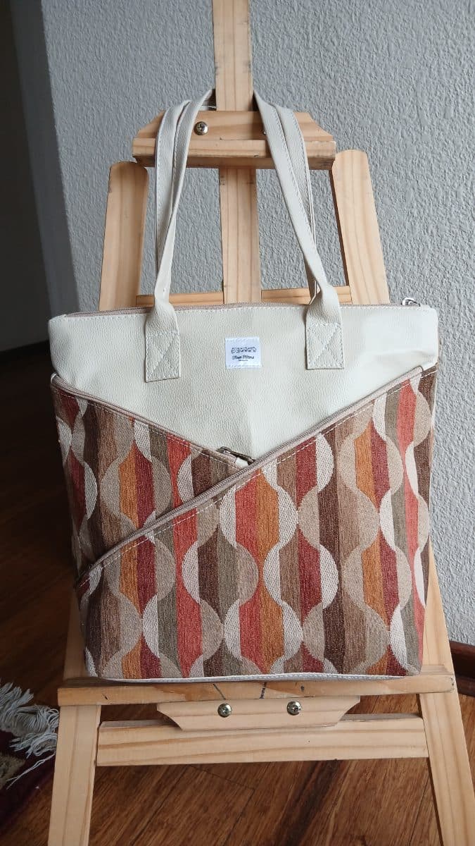 The Zippy Tote - Beige Tapestry