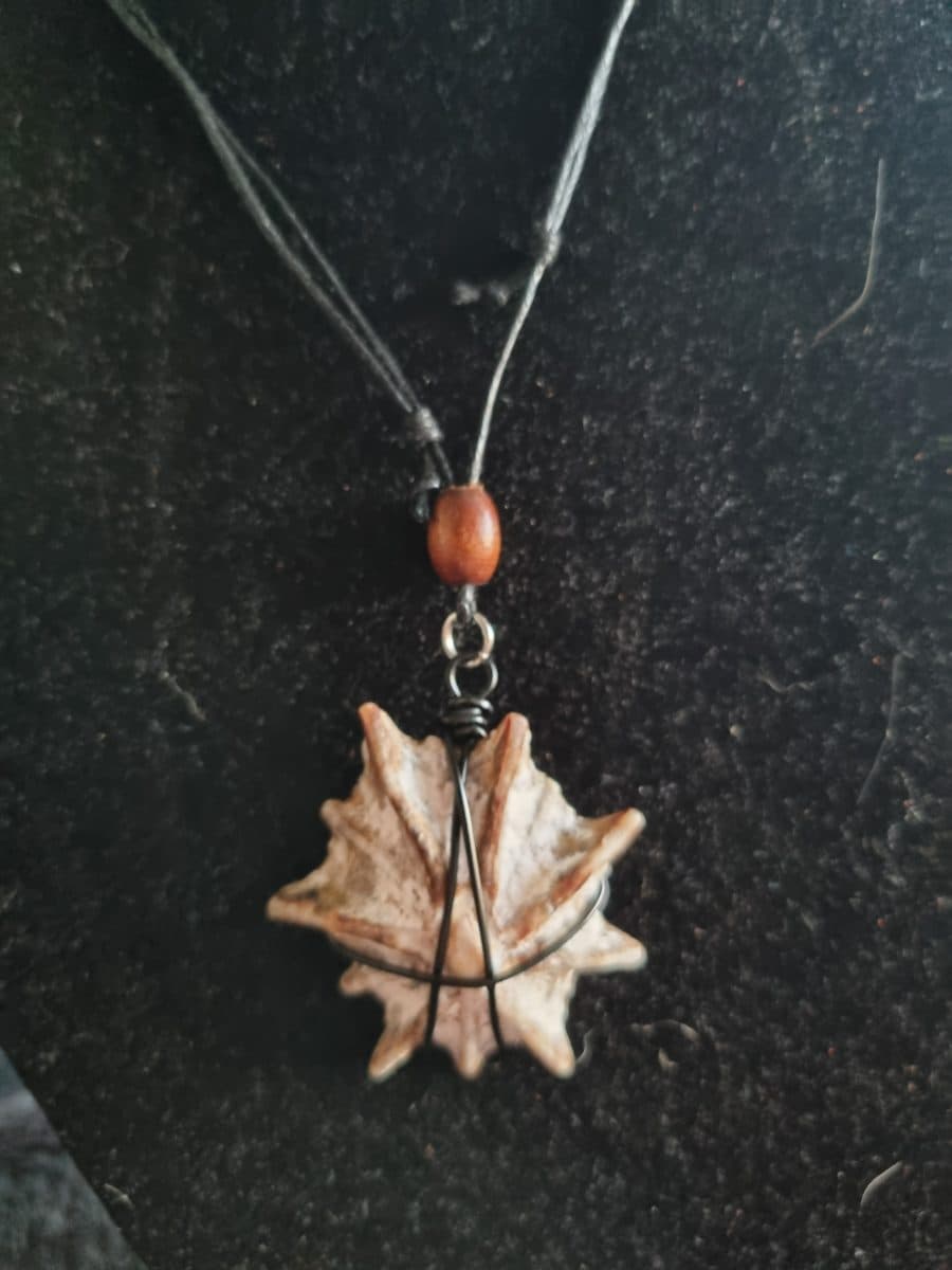 Wire-Wrap Shell Cord Necklaces with slip knots