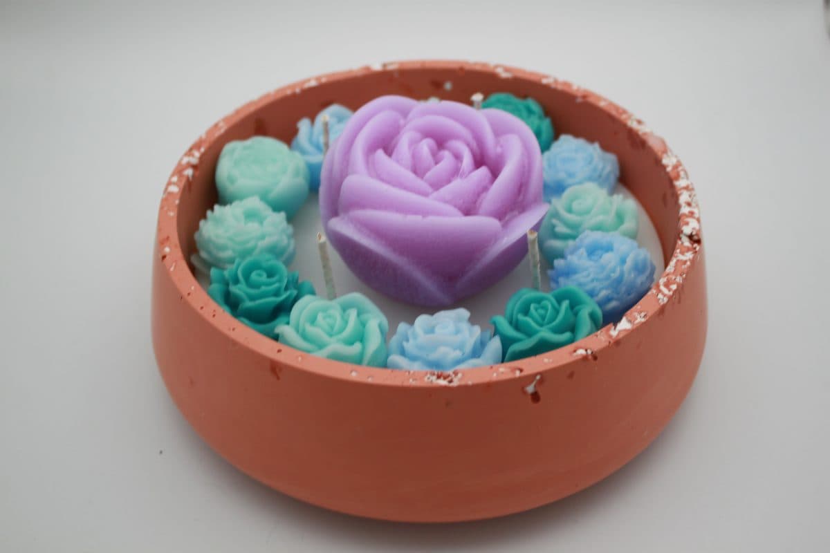 Handmade Gypsum bowl with candle — image 1