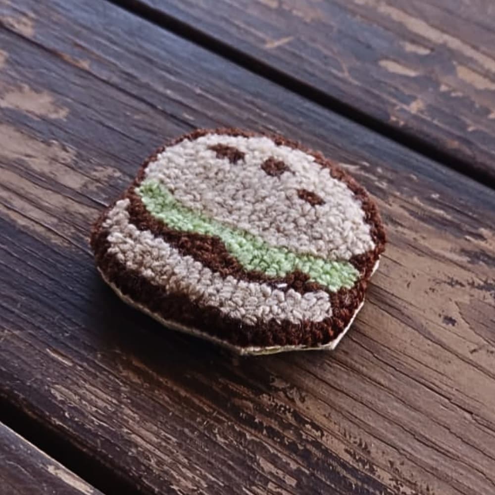 HAMBURGER yarn art magnet