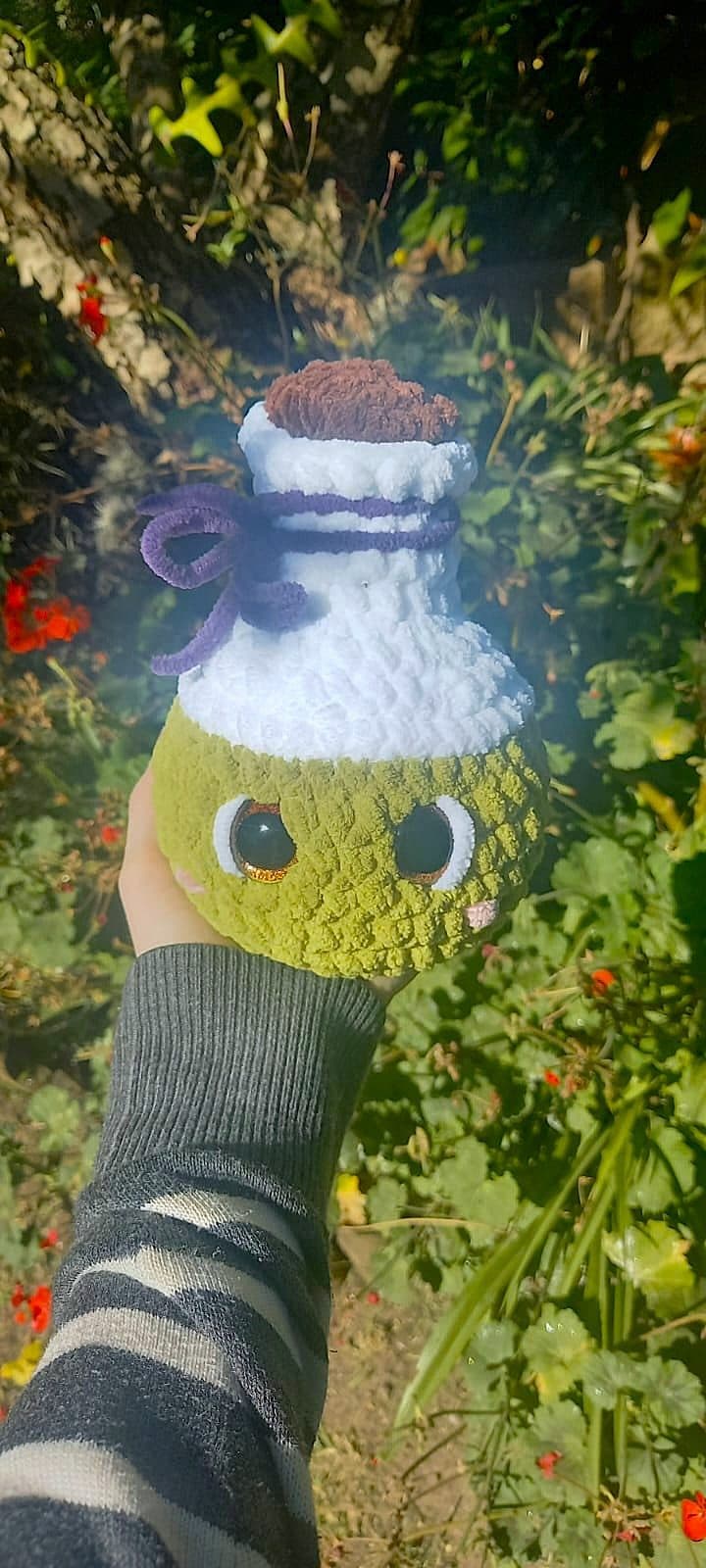 Green crochet potion bottle, image 1
