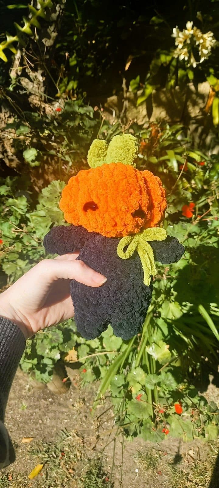 Crochet pumpkin head!, image 1