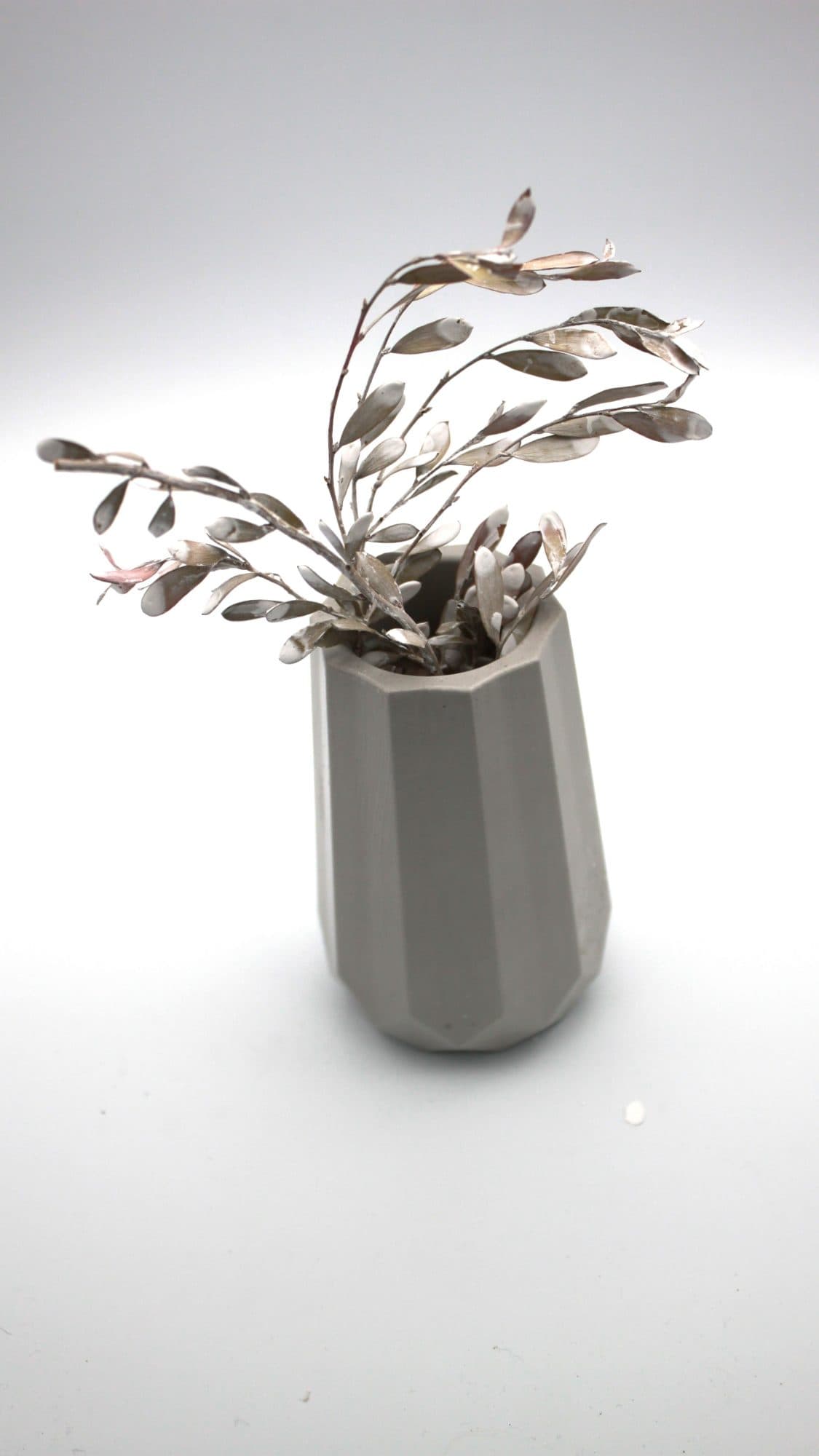 Small vase, image 1