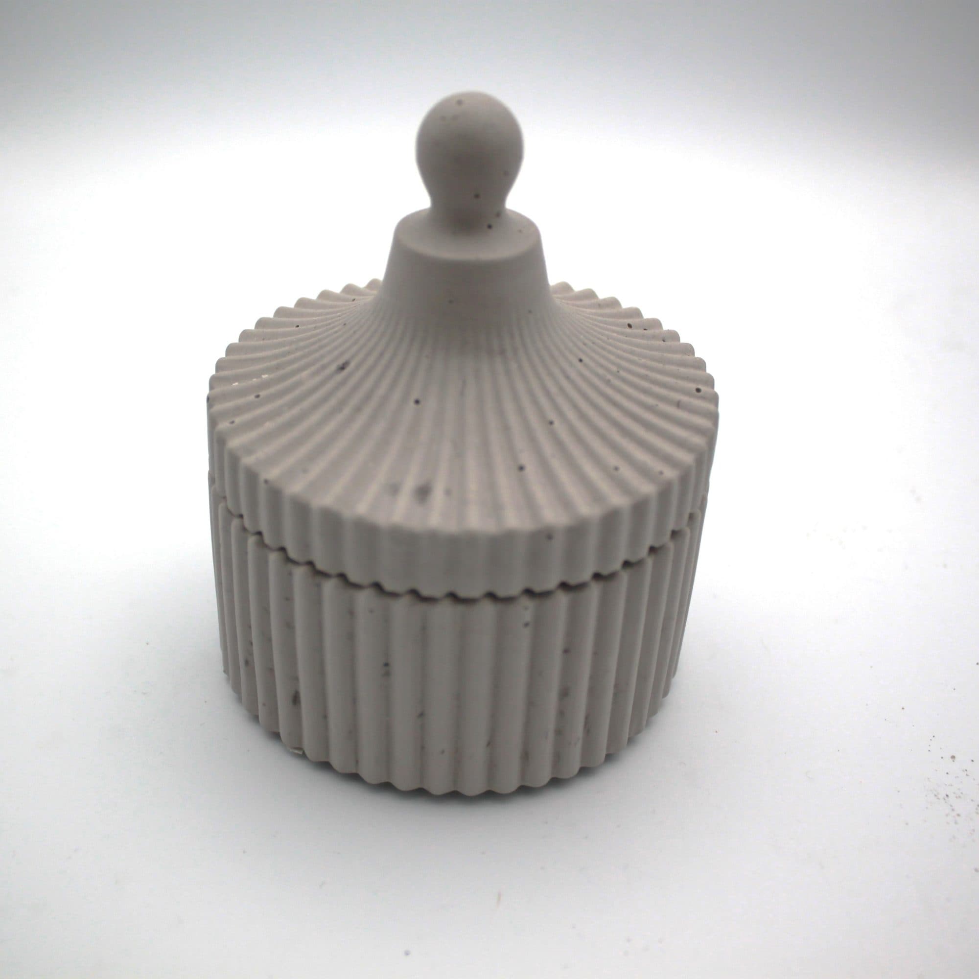 Gypsum vessel - candle, image 1