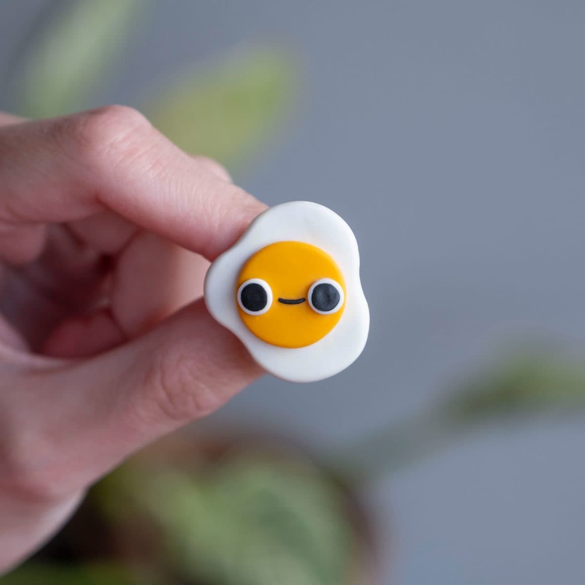 Egg Pin/Magnet