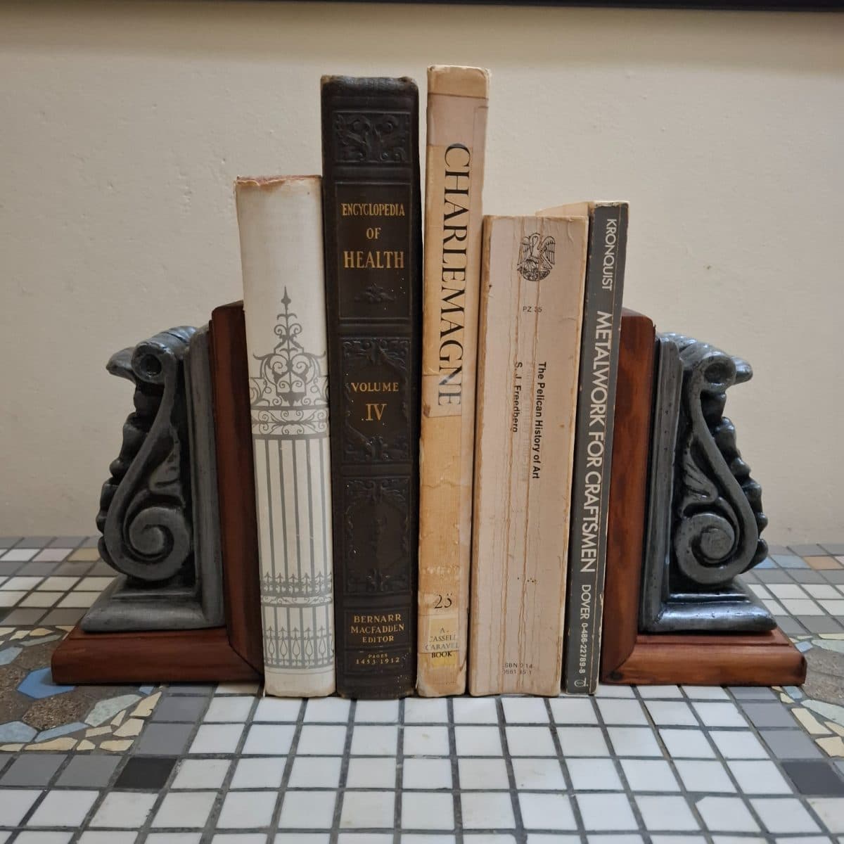 Acanthus Bookends