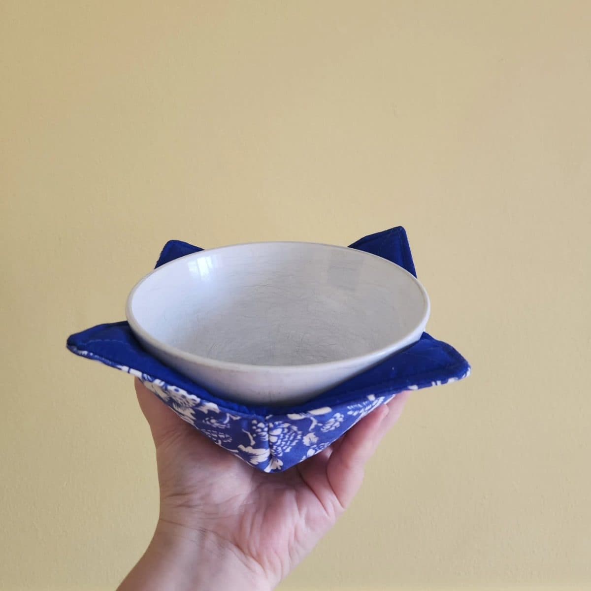 Blue Bowl Cozy