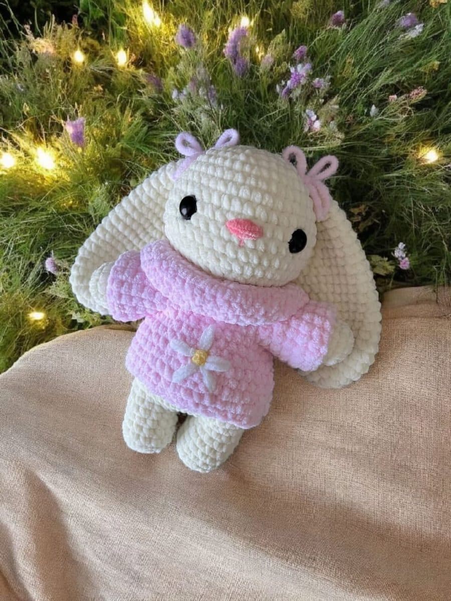 Sweater Bunny (Customisable)