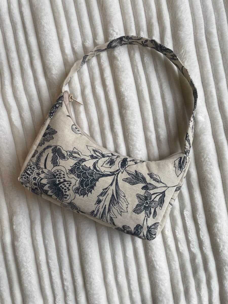 Beige Baguette Bag (Variation 1)