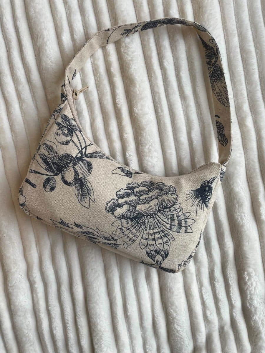 Beige Baguette Bag (Variation 2)