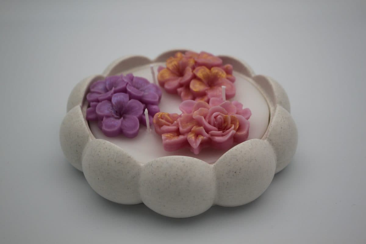 Gypsum bowl with candles