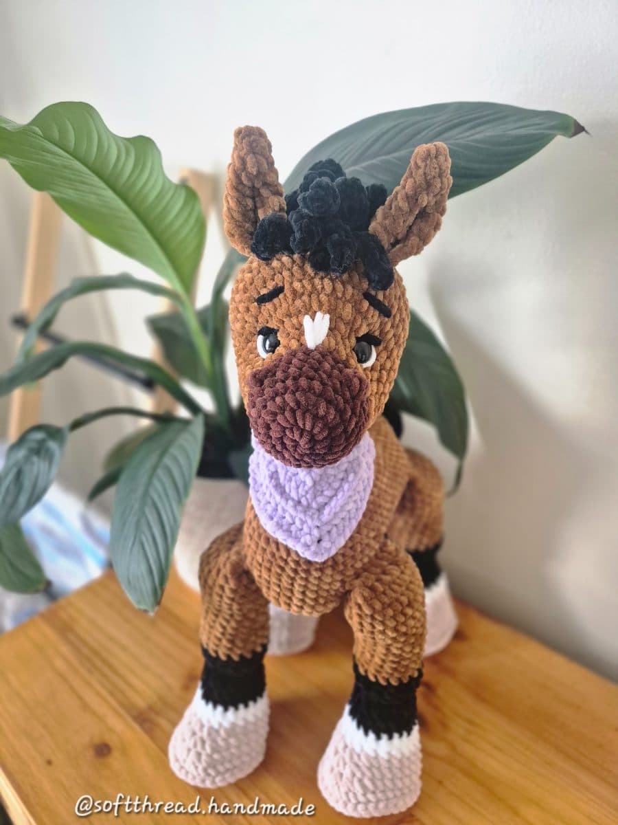 Crochet horse